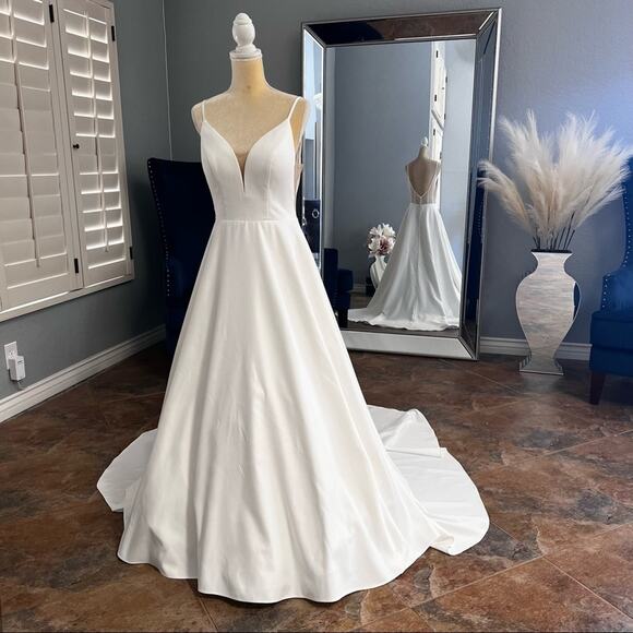 ESSENSE OF AUSTRALIA WEDDING DRESS CLEAN DOVE SATIN BALLGOWN SHEER BACK SIZE 12 - Picture 8 of 16